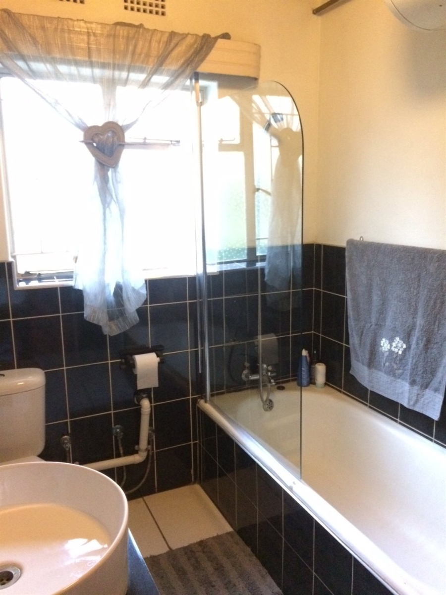 2 Bedroom Property for Sale in Potchefstroom North West